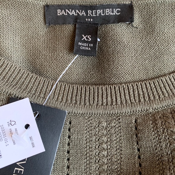 Banana Republic Factory Sweater - Picture 9 of 9